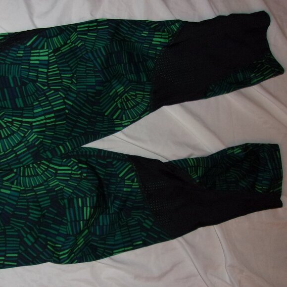 NIKE size medium womens work out pants gym yoga leggings athletic capris green - Picture 6 of 6
